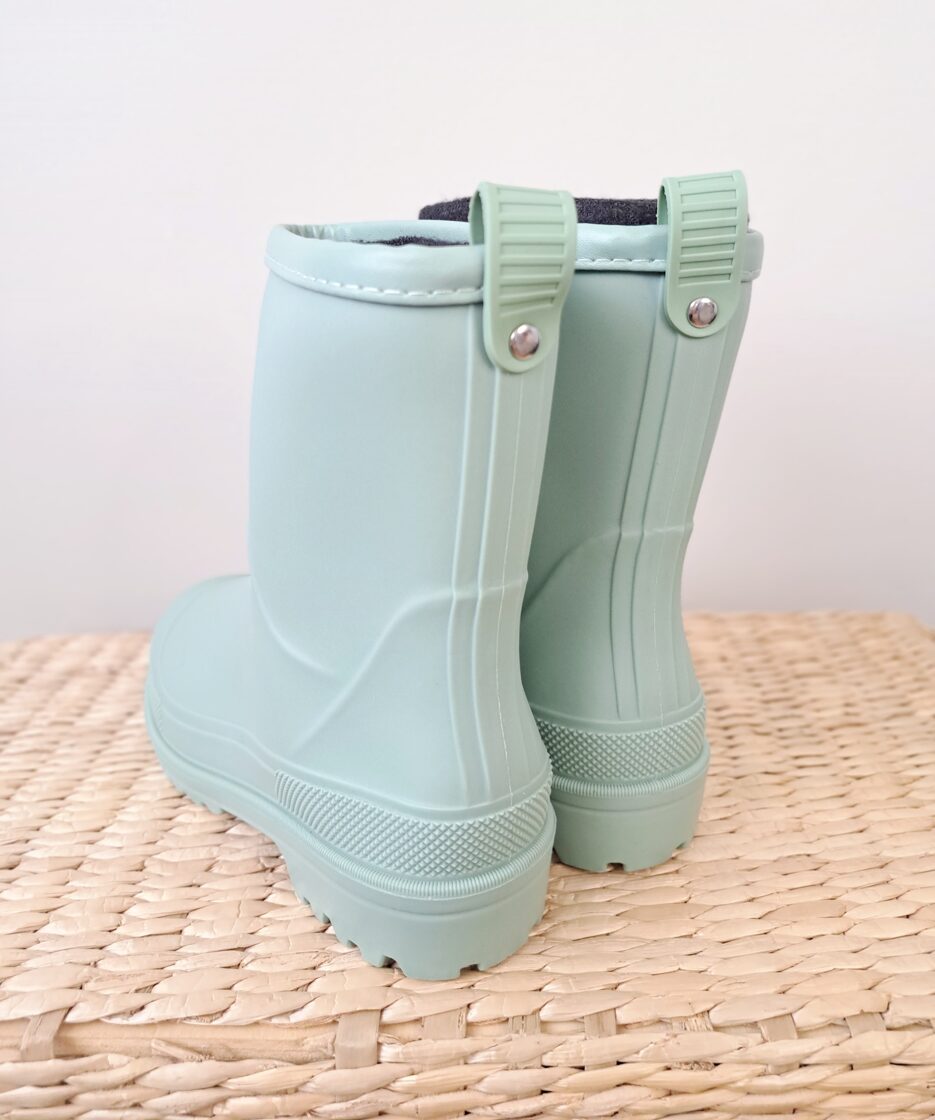 Light rubber boots hotsell