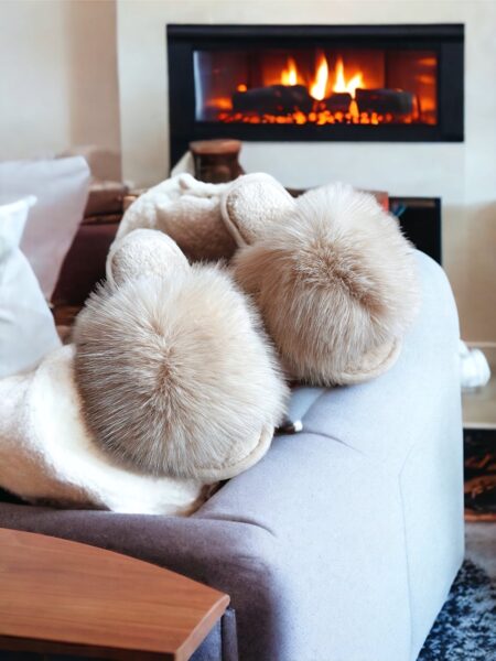 Warm fluffy indoor slippers Beige