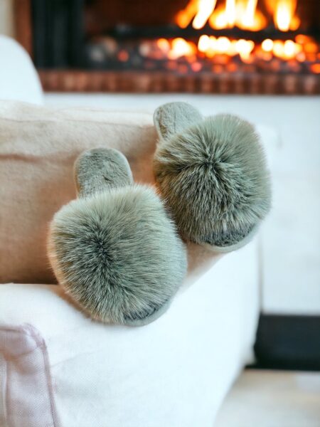 Warm fluffy indoor slippers Green